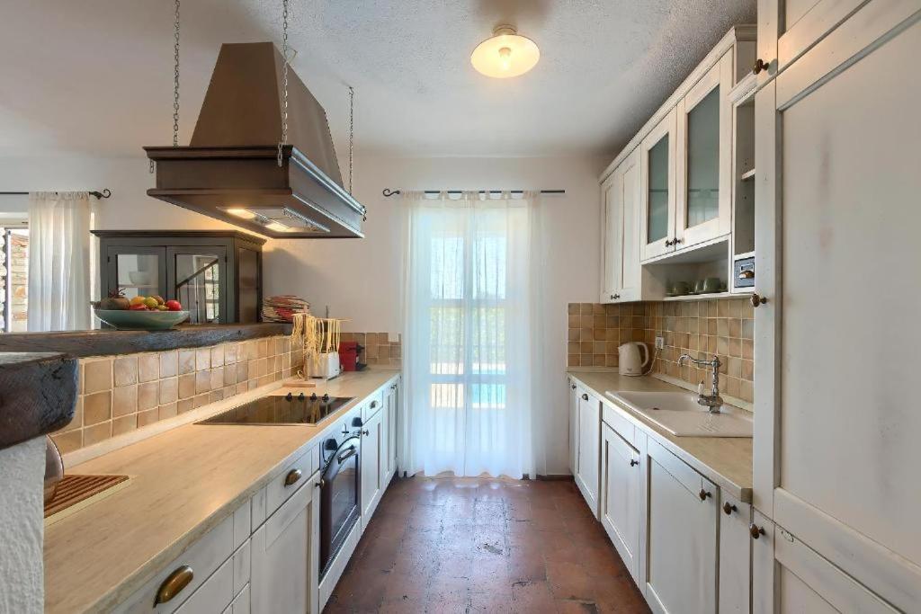 Villa Olivetta - Istrische Villa mit Meerblick nahe Porec Barat  Esterno foto