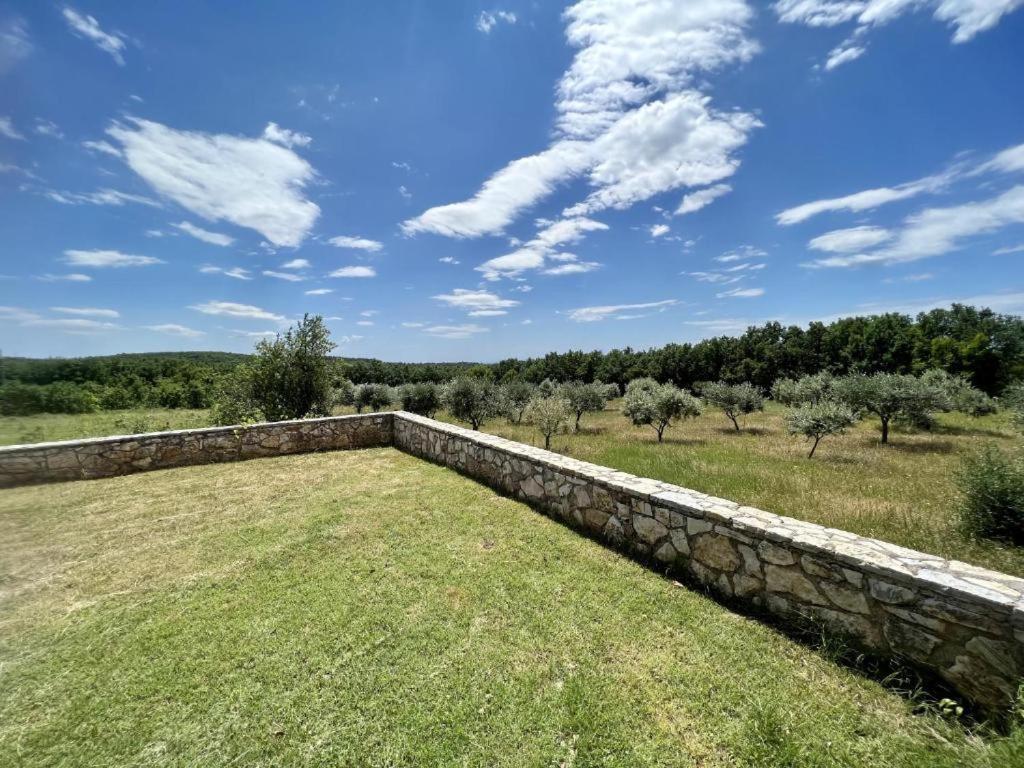 Villa Olivetta - Istrische Villa mit Meerblick nahe Porec Barat  Esterno foto