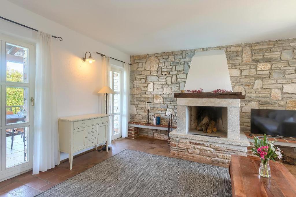 Villa Olivetta - Istrische Villa mit Meerblick nahe Porec Barat  Esterno foto