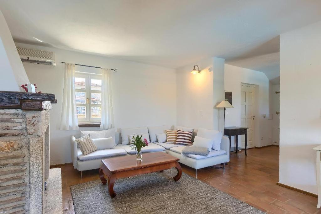 Villa Olivetta - Istrische Villa mit Meerblick nahe Porec Barat  Esterno foto