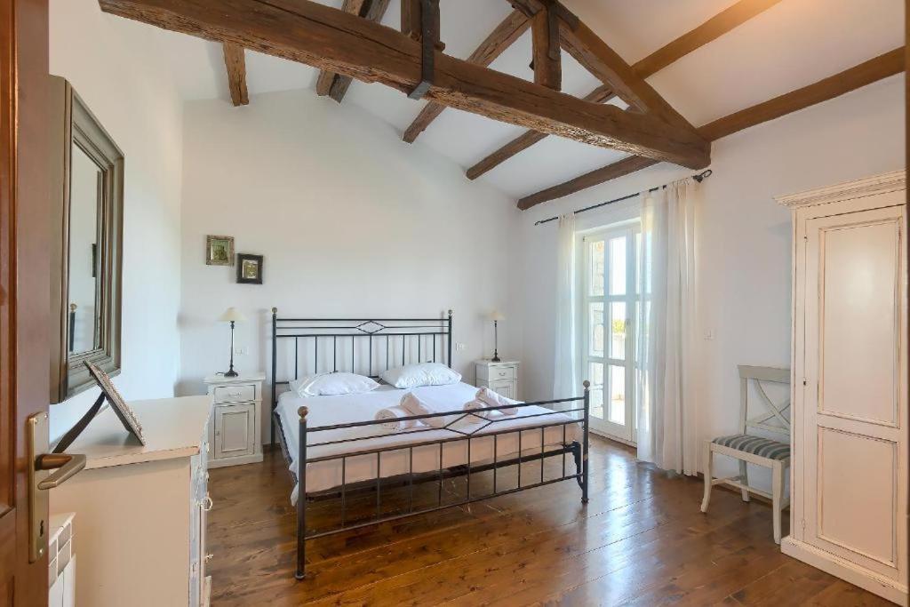 Villa Olivetta - Istrische Villa mit Meerblick nahe Porec Barat  Esterno foto