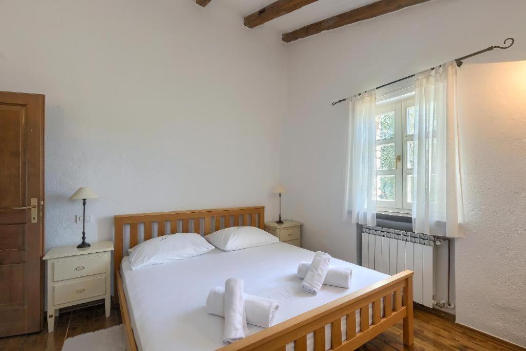 Villa Olivetta - Istrische Villa mit Meerblick nahe Porec Barat  Esterno foto
