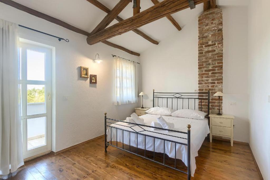 Villa Olivetta - Istrische Villa mit Meerblick nahe Porec Barat  Esterno foto