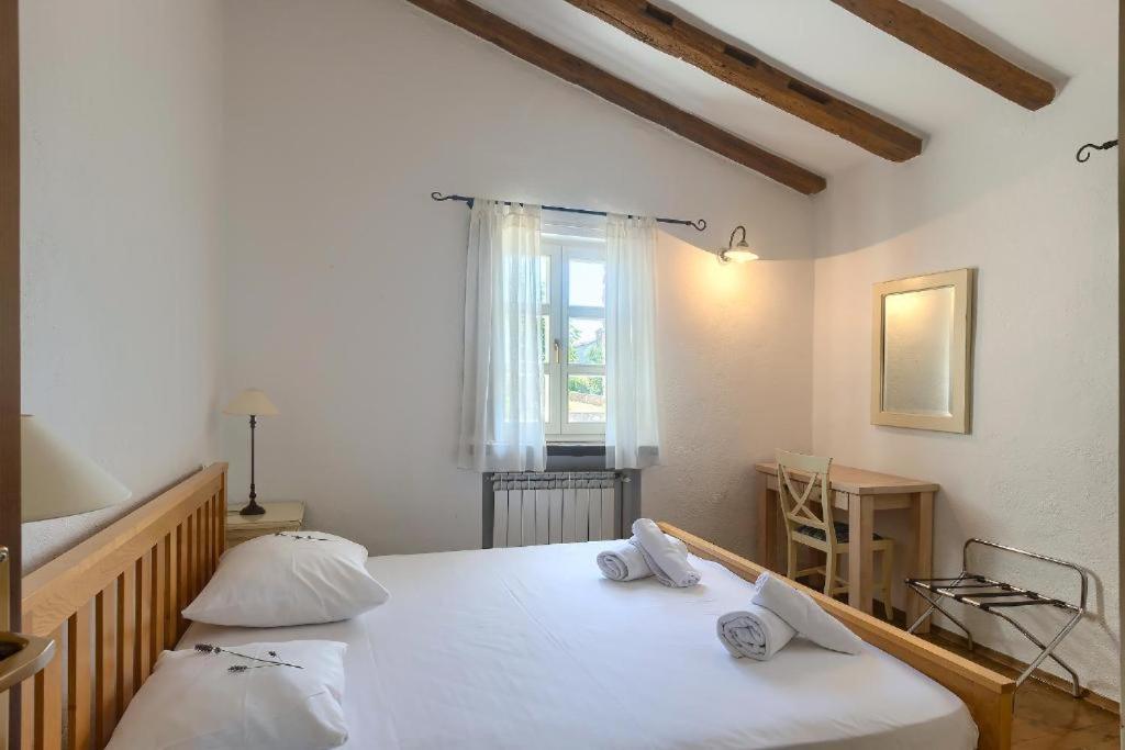Villa Olivetta - Istrische Villa mit Meerblick nahe Porec Barat  Esterno foto