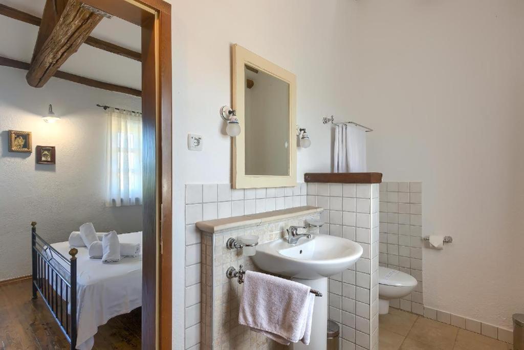 Villa Olivetta - Istrische Villa mit Meerblick nahe Porec Barat  Esterno foto