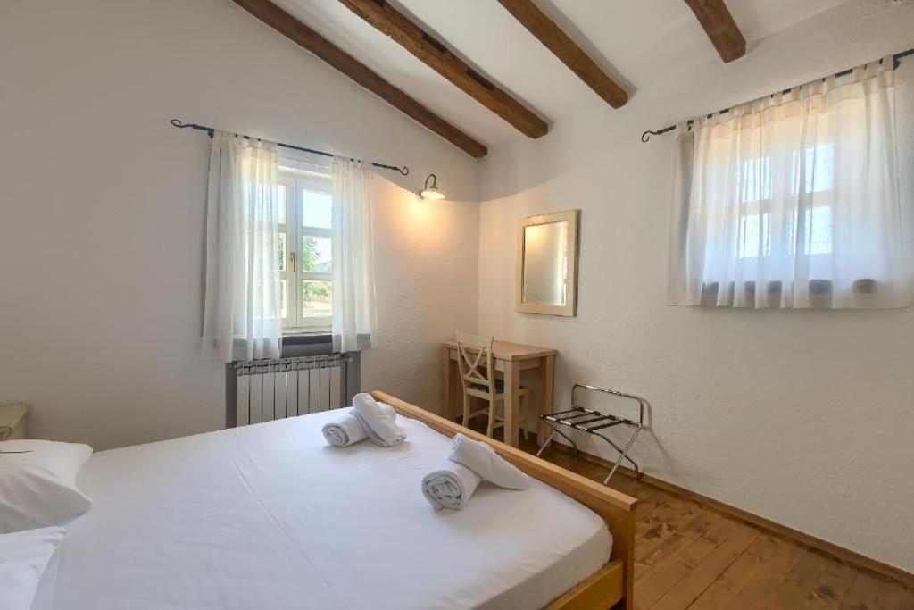 Villa Olivetta - Istrische Villa mit Meerblick nahe Porec Barat  Esterno foto