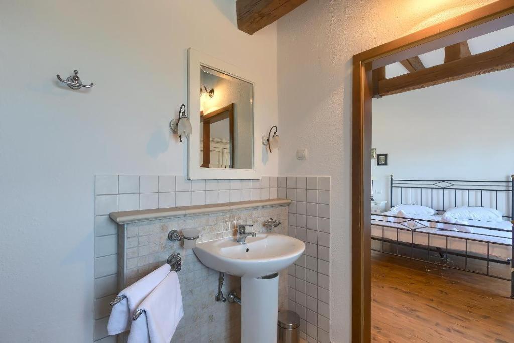 Villa Olivetta - Istrische Villa mit Meerblick nahe Porec Barat  Esterno foto