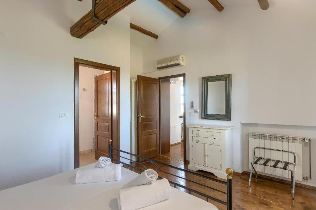 Villa Olivetta - Istrische Villa mit Meerblick nahe Porec Barat  Esterno foto